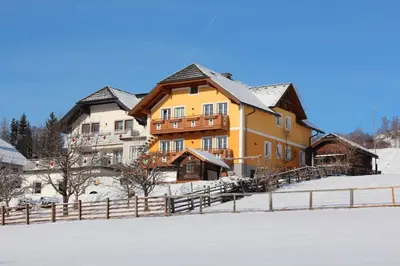 Haus Holzer im Winter