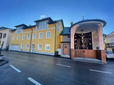 Das Gebäude in dem sich die Ferienwohnung befindet