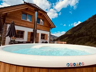 Ein allgemeiner Bergblick oder ein Berglick von des Ferienhauses aus