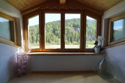 Ein allgemeiner Bergblick oder ein Berglick von der Ferienwohnung aus