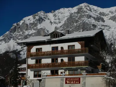 Ein allgemeiner Bergblick oder ein Berglick von der Ferienwohnung aus
