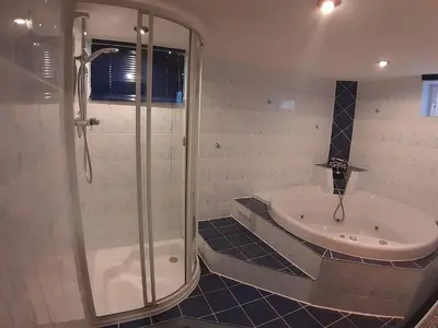 Ein Badezimmer in der Unterkunft Lachtalhütte