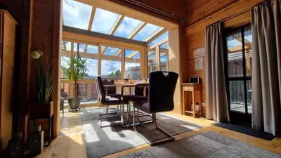 Ein Sitzbereich in der Unterkunft Gemütliches Ferienhaus mit Holzofen und Sauna