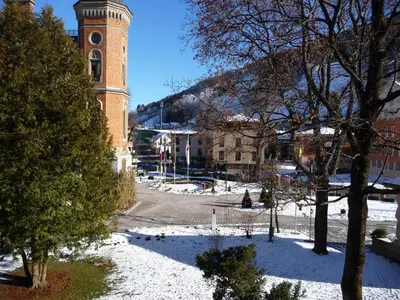 Ein allgemeiner Bergblick oder ein Berglick von der Ferienwohnung aus