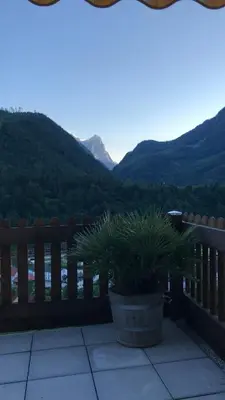 Ein allgemeiner Bergblick oder ein Berglick von der Ferienwohnung aus