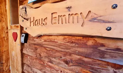 Ein Zertifikat, Auszeichnung, Logo oder anderes Dokument, das in der Unterkunft Haus Emmy - Urlaub bei Freunden ausgestellt ist