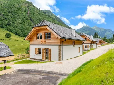 Ein allgemeiner Bergblick oder ein Berglick von des Chalets aus