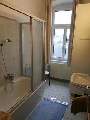 Ein Badezimmer in der Unterkunft Garconniere im ehemaligen Hotel Austria
