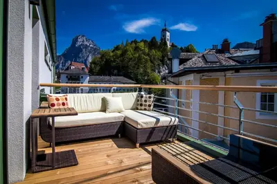 Ein allgemeiner Bergblick oder ein Berglick von der Ferienwohnung aus