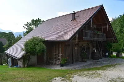 Das Gebäude in dem sich die Ferienwohnung befindet