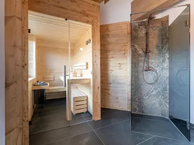 Ein Badezimmer in der Unterkunft AlmApARTment Mauterndorf Pichl 9-5