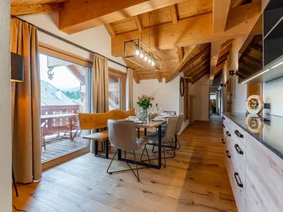 Ein Sitzbereich in der Unterkunft AlmApARTment Mauterndorf Pichl 8-3