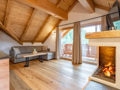 Ein Sitzbereich in der Unterkunft AlmApARTment Mauterndorf Pichl 8-3