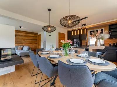 Ein Sitzbereich in der Unterkunft Mountain Chalet Alpinchique
