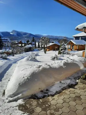 Ein allgemeiner Bergblick oder ein Berglick von der Ferienwohnung aus