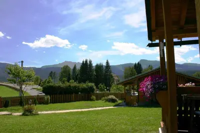 Ein allgemeiner Bergblick oder ein Berglick von der Ferienwohnung aus