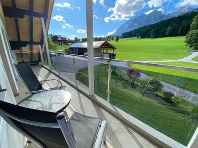 Ein allgemeiner Bergblick oder ein Berglick von der Ferienwohnung aus