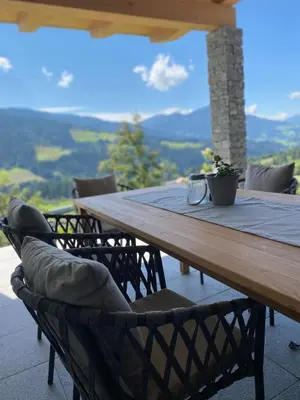 Ein allgemeiner Bergblick oder ein Berglick von der Ferienwohnung aus
