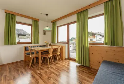 Ein Sitzbereich in der Unterkunft Gästehaus Sieder by Schladming-Appartements