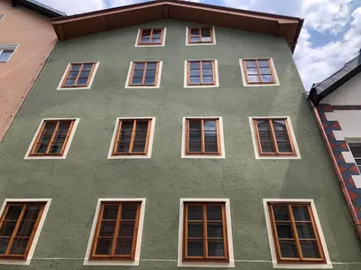 Das Gebäude in dem sich die Ferienwohnung befindet