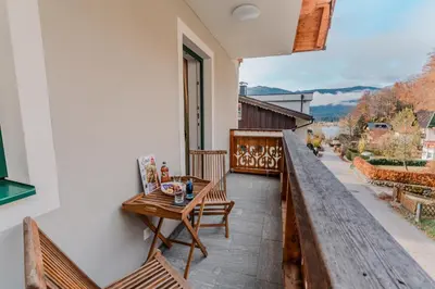 Ein allgemeiner Bergblick oder ein Berglick von der Ferienwohnung aus