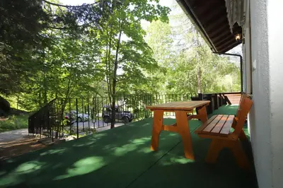 Ein Garten an der Unterkunft Haus Schroffenstein