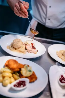 Essen im Hotel oder in der Nähe