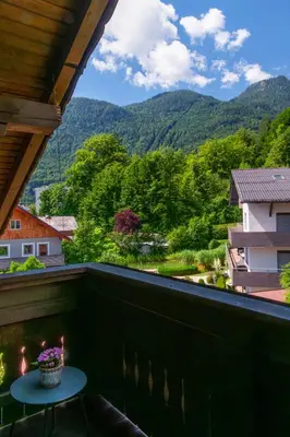 Ein allgemeiner Bergblick oder ein Berglick von der Ferienwohnung aus