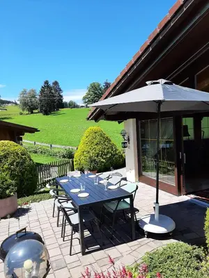 Ein Garten an der Unterkunft Ferienhaus Reiter