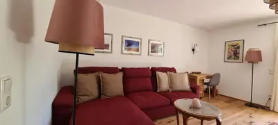 Ein Sitzbereich in der Unterkunft Ferienwohnung Kuglwiese