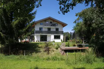 Ein Garten an der Unterkunft Top-Apartment Pfarrwerfen