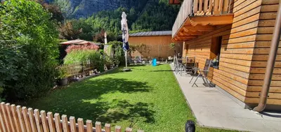 Ein Garten an der Unterkunft Ferienwohnung Brader