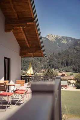 Ein allgemeiner Bergblick oder ein Berglick von der Ferienwohnung aus