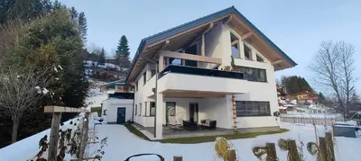 Das Gebäude in dem sich die Ferienwohnung befindet