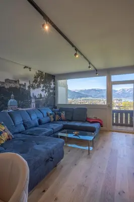 Ein Sitzbereich in der Unterkunft Wolfgangsee Appartements - Panorama Blick, Parkplatz, Balkon