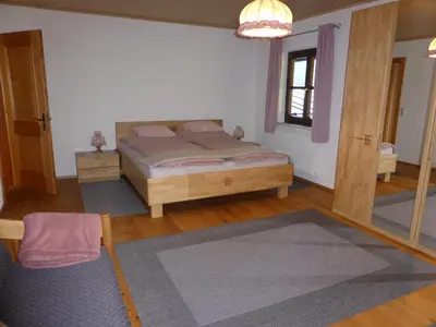 Ein Bett oder Betten in einem Zimmer der Unterkunft Haus Hütter