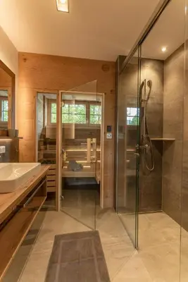 Ein Badezimmer in der Unterkunft Appartements Die Ramsauerin