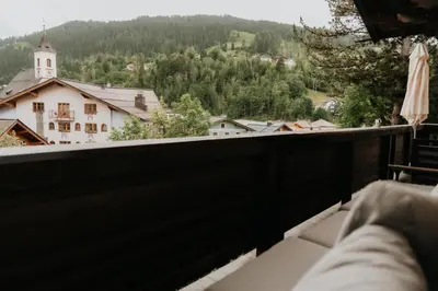 Ein allgemeiner Bergblick oder ein Berglick von der Ferienwohnung aus