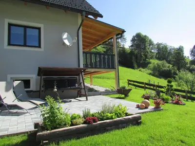 Ein Garten an der Unterkunft Ferienhaus Priller