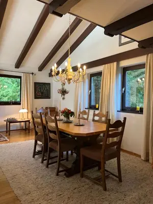 Ein Sitzbereich in der Unterkunft Die Landhausvilla in Unterach am Attersee