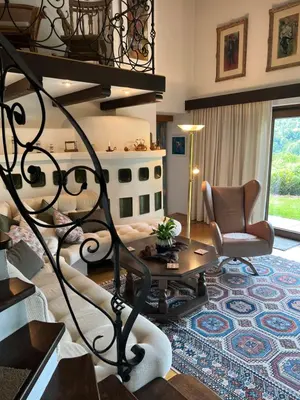 Ein Sitzbereich in der Unterkunft Die Landhausvilla in Unterach am Attersee