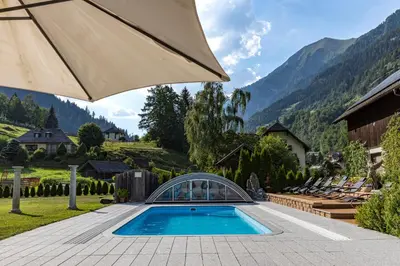 Ein allgemeiner Bergblick oder ein Berglick von der Ferienwohnung aus