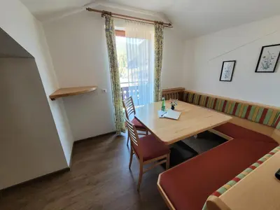 Ein Sitzbereich in der Unterkunft Komfort Appartement Windberger, 5m to ski slope, 200m to cable car, Schladming Dachsteincard inklusive