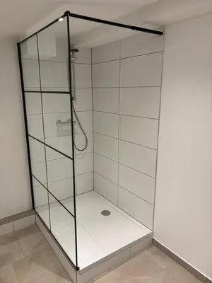 Ein Badezimmer in der Unterkunft Zentrale Wohnung Gmunden Alte Bäckerei