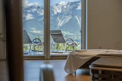 Ein allgemeiner Bergblick oder ein Berglick von des Hotels aus