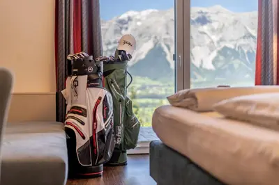 Ein allgemeiner Bergblick oder ein Berglick von des Hotels aus