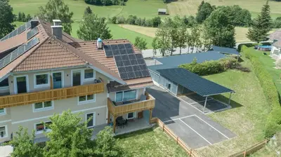 Das Gebäude in dem sich die Ferienwohnung befindet