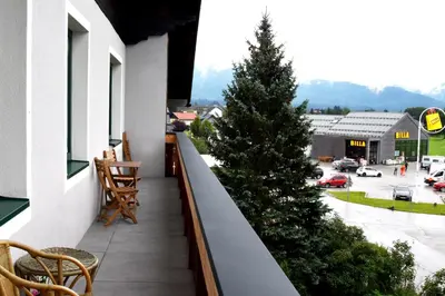 Ein allgemeiner Bergblick oder ein Berglick von der Ferienwohnung aus