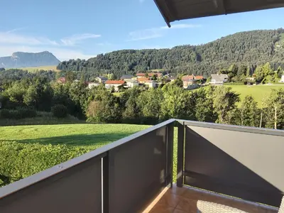 Ein allgemeiner Bergblick oder ein Berglick von der Ferienwohnung aus
