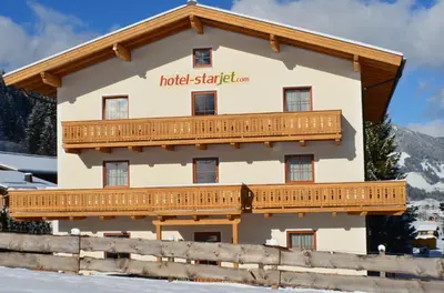 Ein allgemeiner Bergblick oder ein Berglick von des Hotels aus